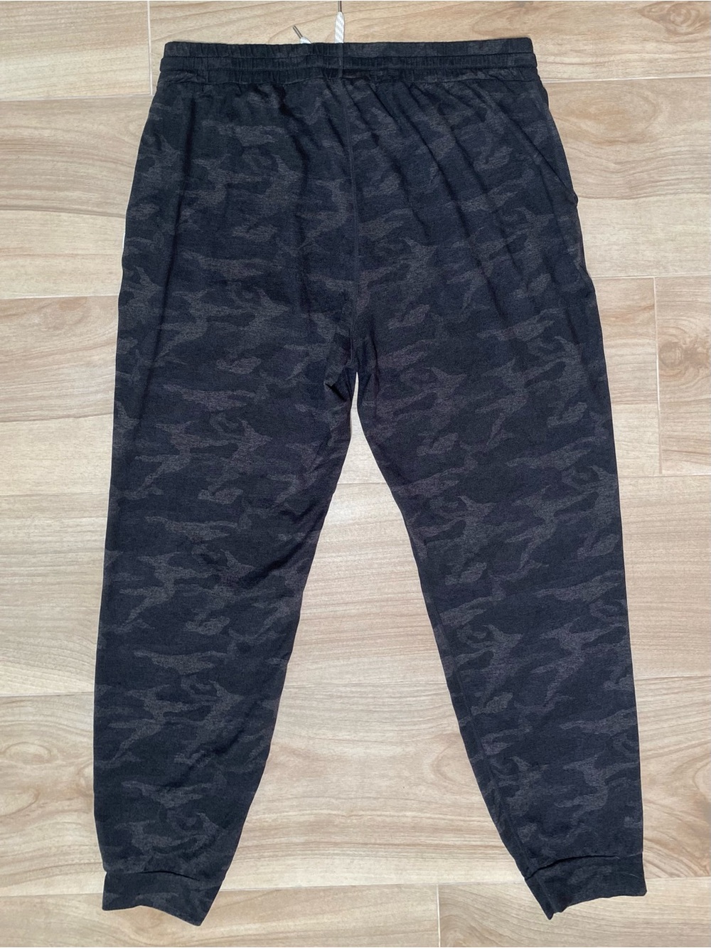 Vuori DreamKnit Performance Joggers Women’s XL Camo Sweatpants - Picture 3 of 9